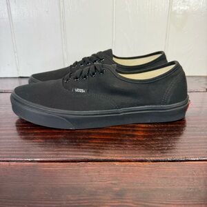 Vans Authentic Low Top Sneakers – Black (Men’s 9.5 / Women’s 11)